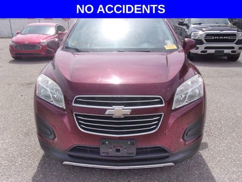 Used 2016 Chevrolet Trax LT w/ LT Convenience Package FWD image 2