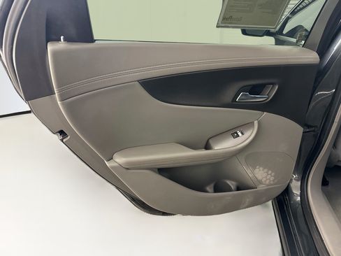 Used 2014 Chevrolet Impala LS FWD image 25