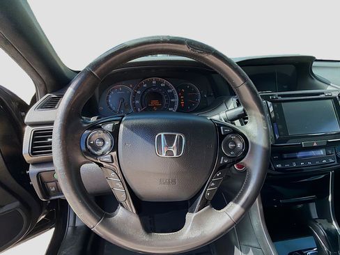 Used 2016 Honda Accord Touring image 8