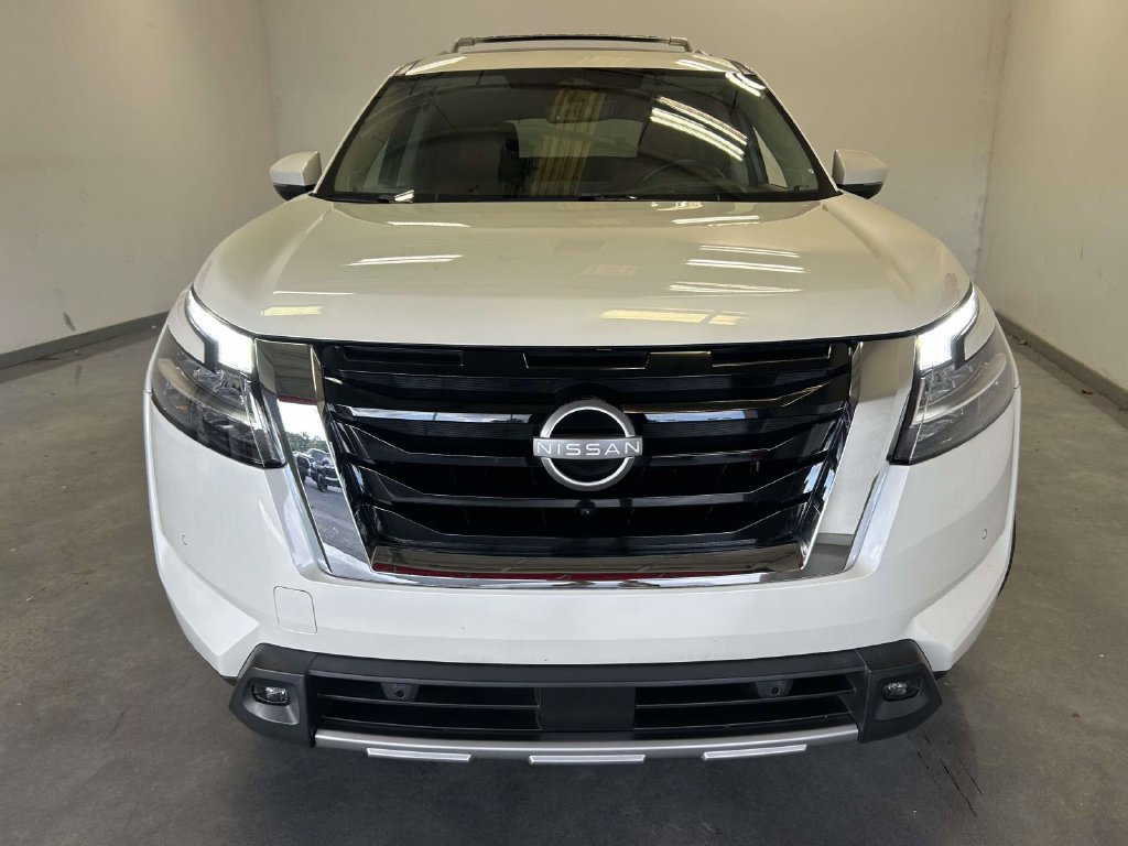 Used 2023 Nissan Pathfinder Platinum w/ Cargo Package AWD/4WD image 7