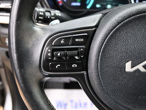 Used 2022 Kia Niro EX w/ Cold Weather Package FWD image 18