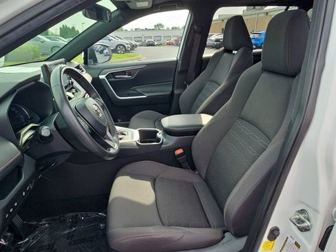 Used 2022 Toyota RAV4 SE w/ Weather & Moonroof Package AWD/4WD image 3