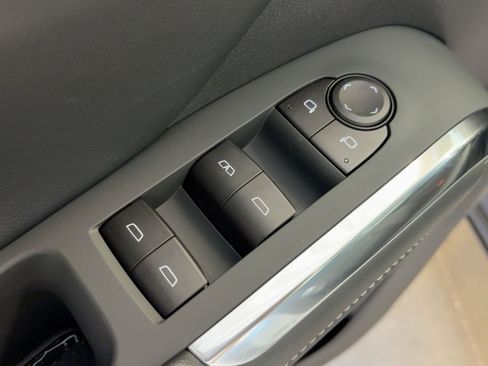 New 2026 Chevrolet Traverse LT w/ Sun and Wheel Package image 11