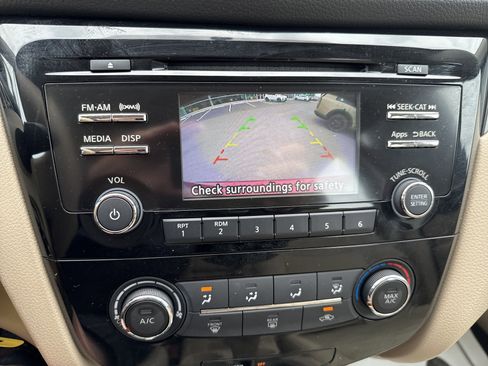 Used 2015 Nissan Rogue S AWD/4WD image 26