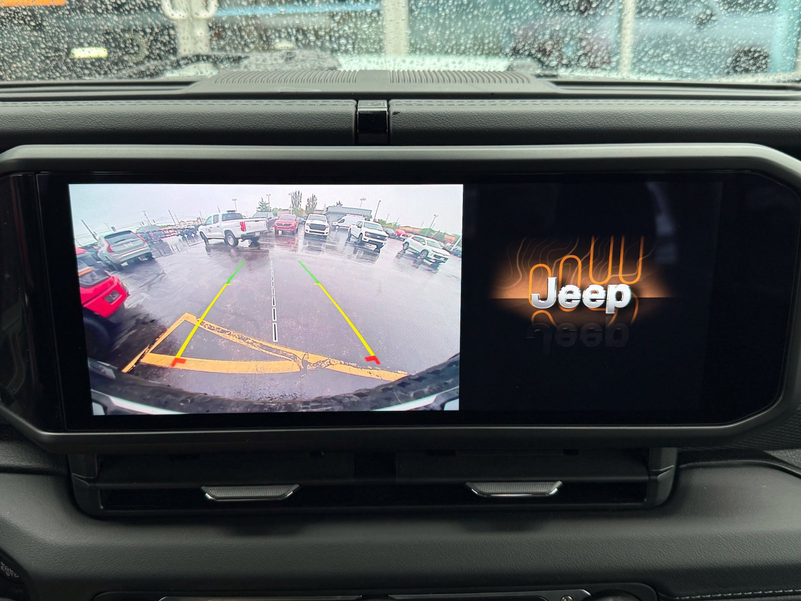 Used 2024 Jeep Wrangler Unlimited Rubicon w/ Convenience Group AWD/4WD image 34