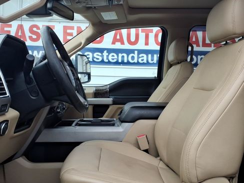 Used 2017 Ford F250 Lariat w/ Lariat Ultimate Package AWD/4WD image 7