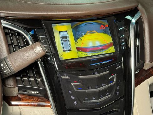 Used 2015 Cadillac Escalade ESV Premium image 47