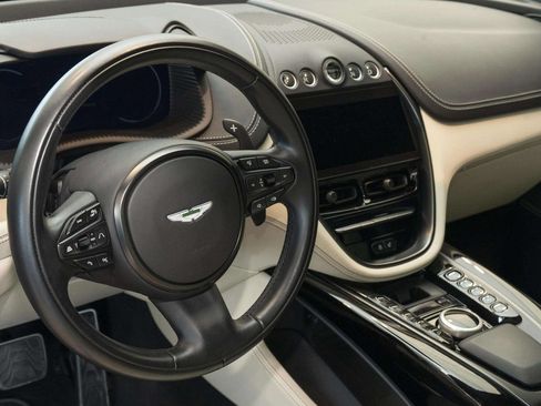 Used 2024 Aston Martin DBX AWD/4WD image 28