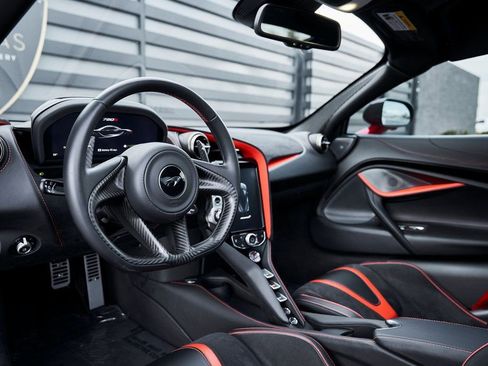 Used 2021 McLaren 720S Performance image 2