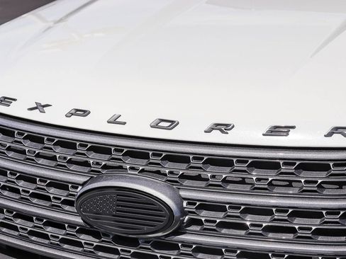 Certified 2023 Ford Explorer XLT w/ Equipment Group 202A image 11