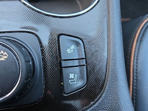 Used 2023 GMC Acadia AT4 w/ Technology Package image 25