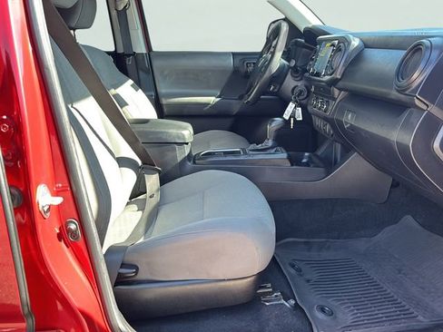 Used 2022 Toyota Tacoma SR w/ SR Convenience Package image 12