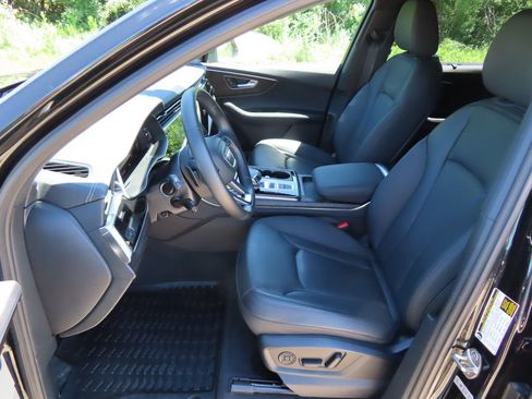Used 2023 Audi Q7 2.0T Premium Plus w/ Premium Plus Package AWD/4WD image 25