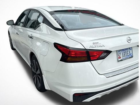 Used 2021 Nissan Altima 2.5 SV w/ SV Premium Package FWD image 4