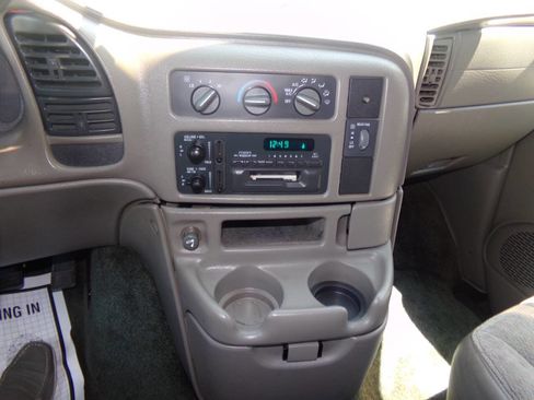 Used 1998 Chevrolet Astro w/ Convenience Group image 63