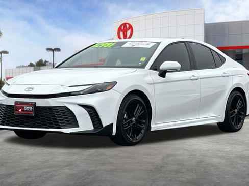 Certified 2025 Toyota Camry SE FWD image 10
