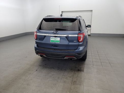 Used 2018 Ford Explorer XLT AWD/4WD image 7