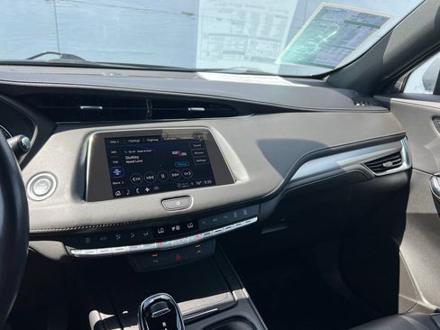 Used 2023 Cadillac XT4 Premium Luxury FWD image 34
