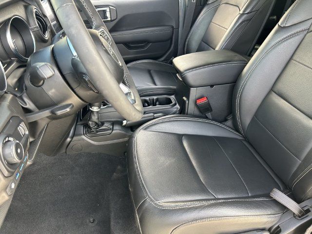 Used 2023 Jeep Wrangler Unlimited Sahara w/ Cold Weather Group AWD/4WD image 21