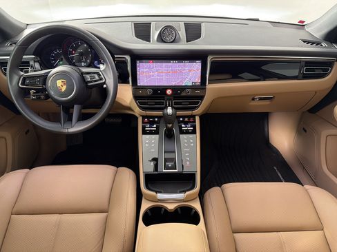 Certified 2026 Porsche Macan AWD/4WD image 17