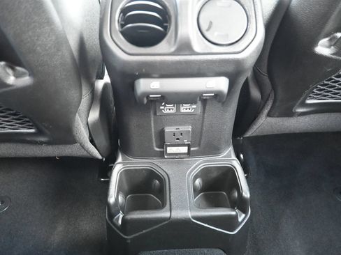 Used 2026 Jeep Gladiator Mojave AWD/4WD image 18