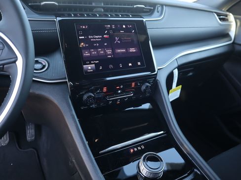 New 2026 Jeep Grand Cherokee Laredo image 5