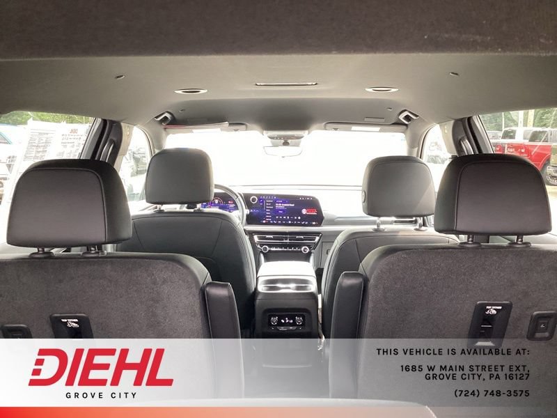 Used 2024 Chevrolet Traverse RS AWD/4WD image 15