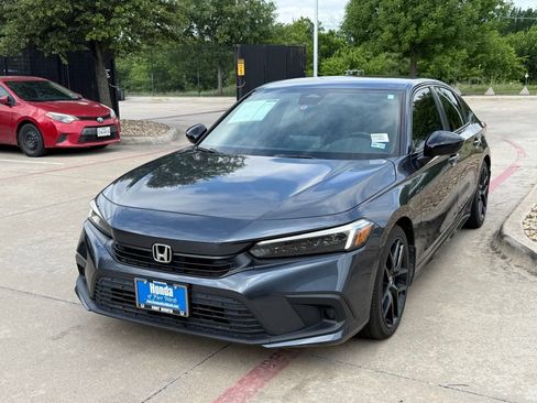 Used 2023 Honda Civic Sport image 1