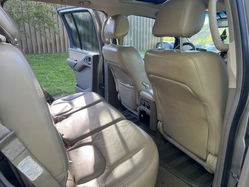 Used 2008 Nissan Pathfinder S AWD/4WD image 10