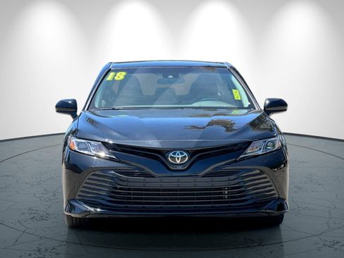 Used 2018 Toyota Camry LE FWD image 9
