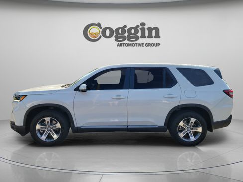 Used 2025 Honda Pilot EX-L image 2