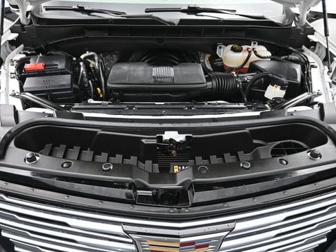 Certified 2025 Cadillac Escalade Premium Luxury Platinum AWD/4WD image 37
