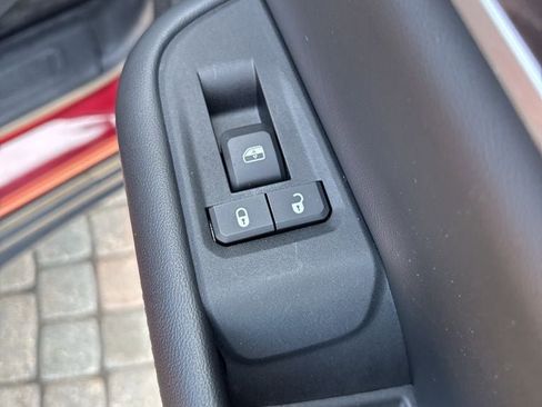 Used 2023 Jeep Grand Cherokee Limited image 31