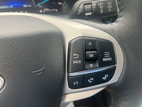 Used 2024 Ford Explorer XLT w/ Equipment Group 202A AWD/4WD image 25