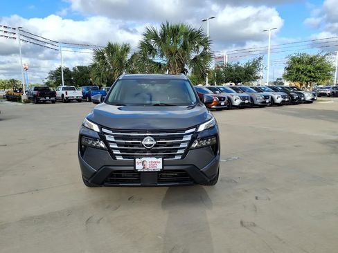 Used 2024 Nissan Rogue SV w/ SV Premium Package FWD image 9