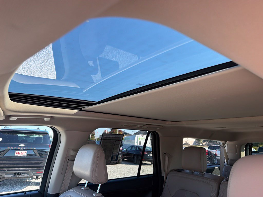 Used 2024 Ford Expedition Max Limited AWD/4WD image 33