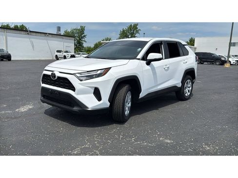 Used 2025 Toyota RAV4 LE AWD/4WD image 3