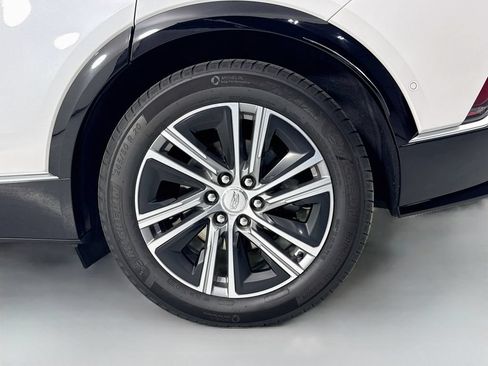 Used 2024 Cadillac Lyriq Luxury AWD/4WD image 32