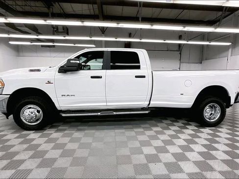 Used 2024 RAM 3500 Big Horn image 15