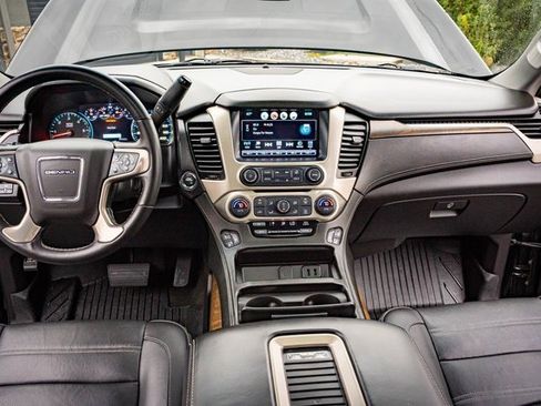 Used 2018 GMC Yukon Denali image 33