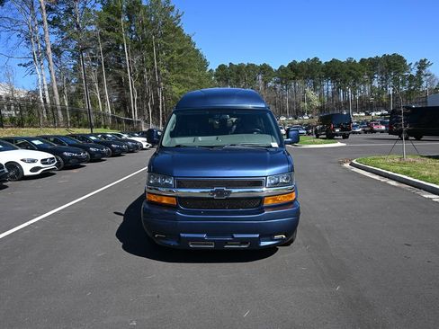 Used 2023 Chevrolet Express 2500 Extended RWD image 28