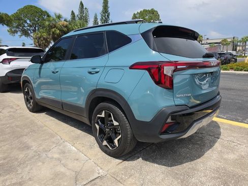 Certified 2025 Kia Seltos EX w/ EX Sunroof Package FWD image 13