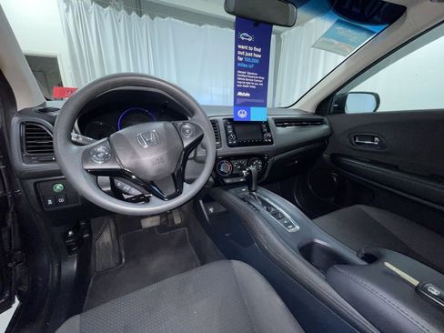 Used 2021 Honda HR-V LX image 3