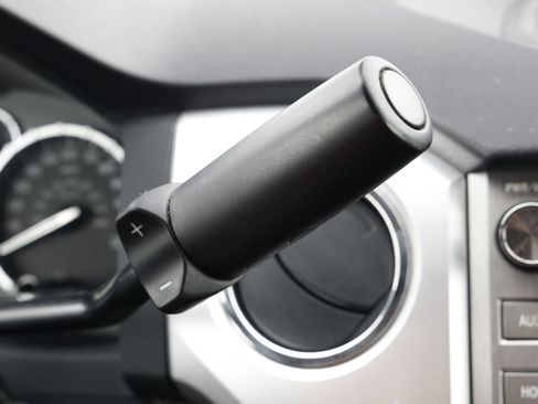 Used 2016 Toyota Tundra SR5 image 22