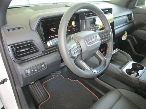 New 2026 GMC Terrain AT4 w/ Technology Package II AWD/4WD image 22