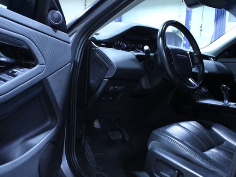 Used 2020 Land Rover Range Rover Evoque S image 3