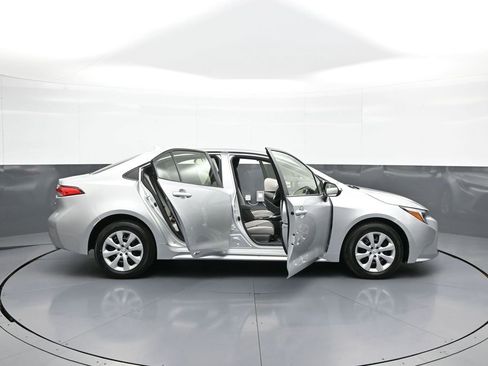 Certified 2024 Toyota Corolla LE AWD/4WD image 40