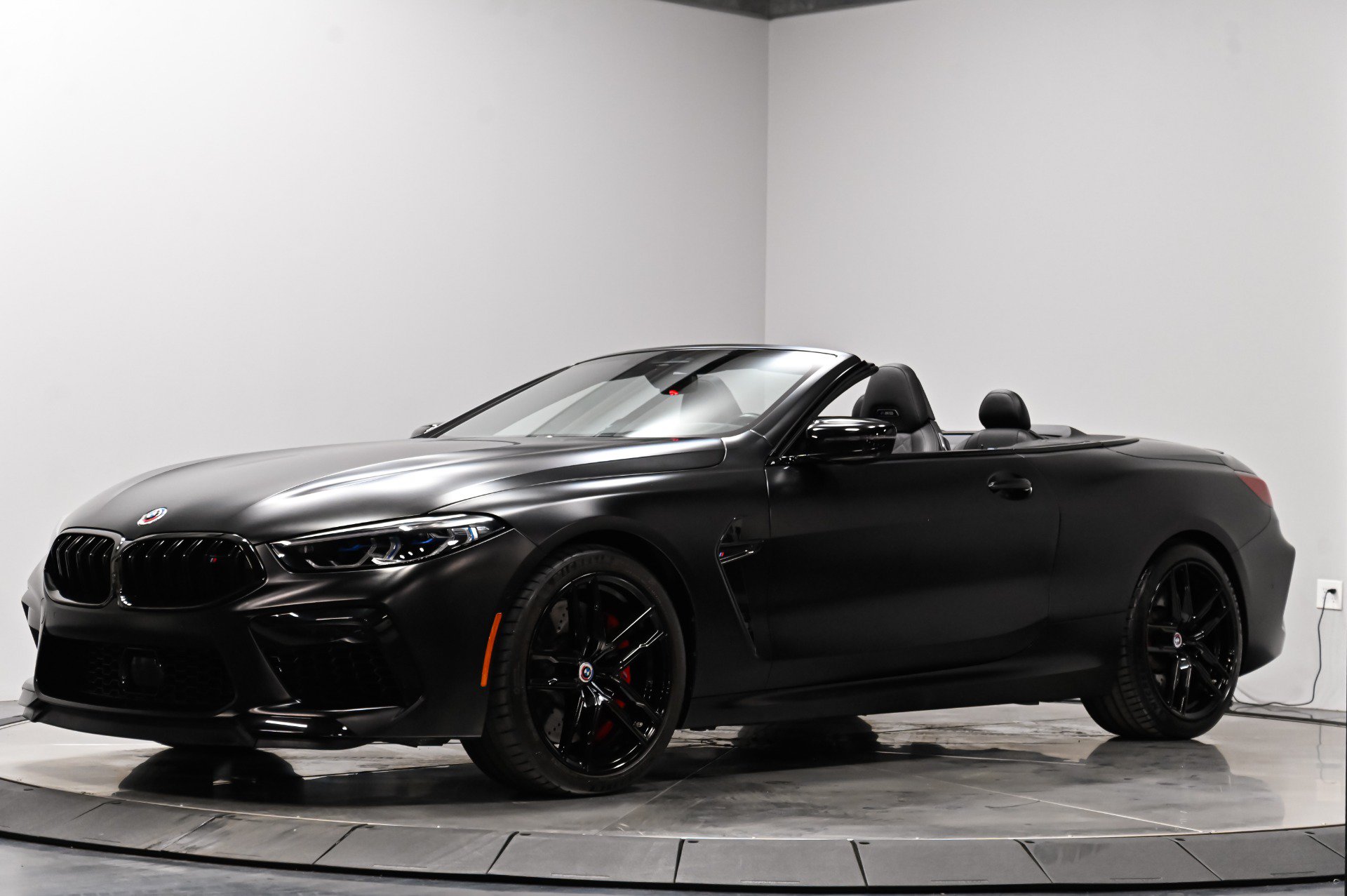 Used 2023 BMW M8 Competition AWD/4WD image 2