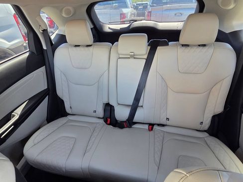 Used 2024 Ford Edge Titanium AWD/4WD image 11