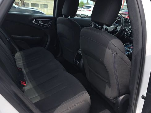 Used 2016 Chrysler 200 Limited FWD image 16